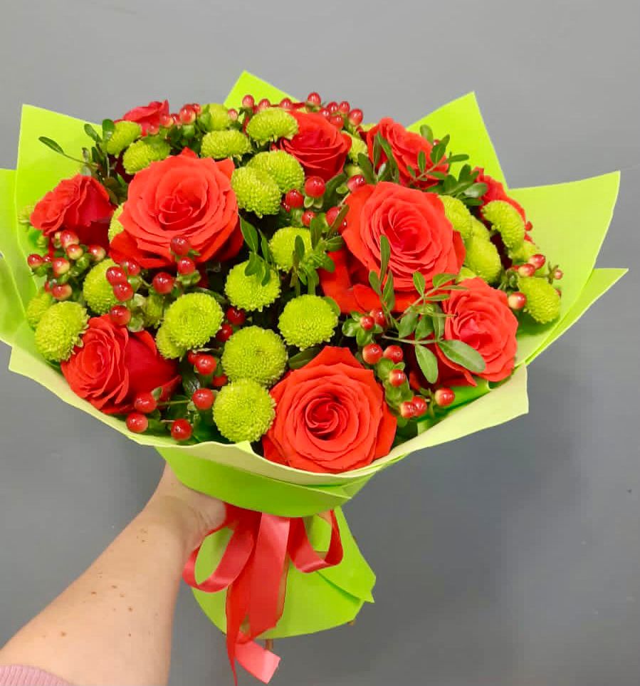 Букет цветов из: Хризантемы и Розы в Новом Городке