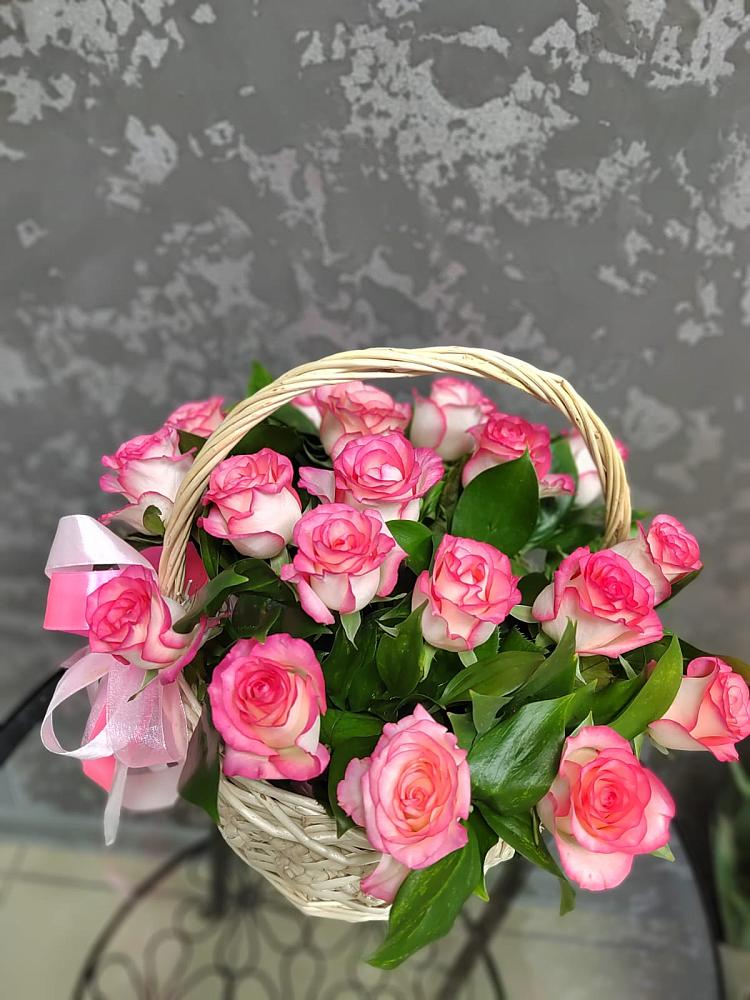 Цветочная композиция из Розы в корзине в Новом Городке