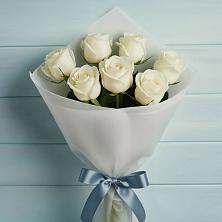 Букет 7 Белых роз Эдлесс Лав в Новом Городке