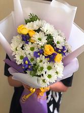 Букет цветов из:  Ирисы, Хризантемы и Розы #REPLACE_PRED# Новом Городке