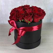 Цветочная композиция из Розы в шляпной коробке в Новом Городке